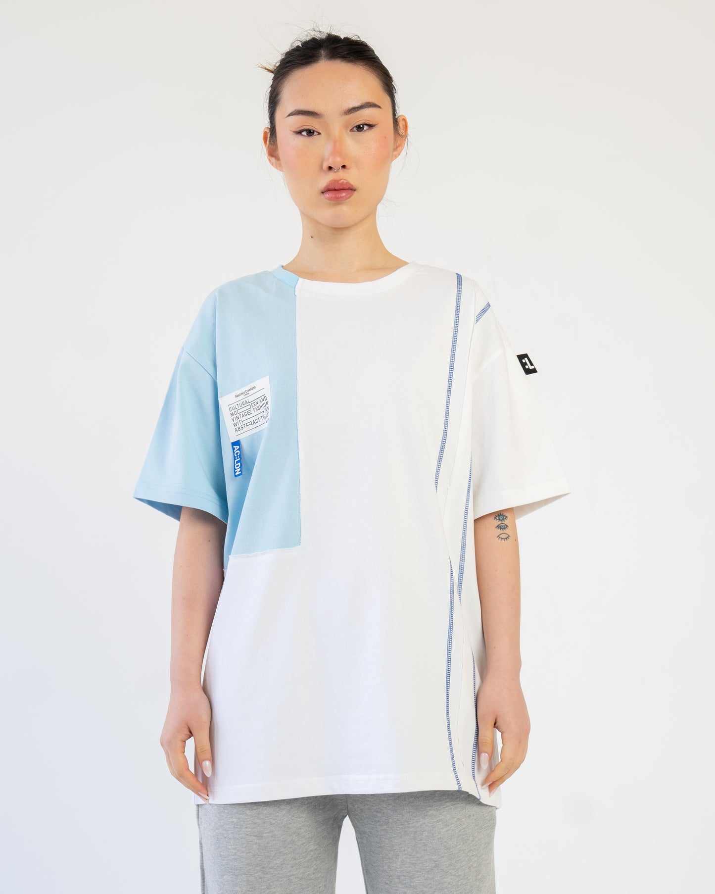 1/4 Colour T-shirt Oversized White/ Pale Blue